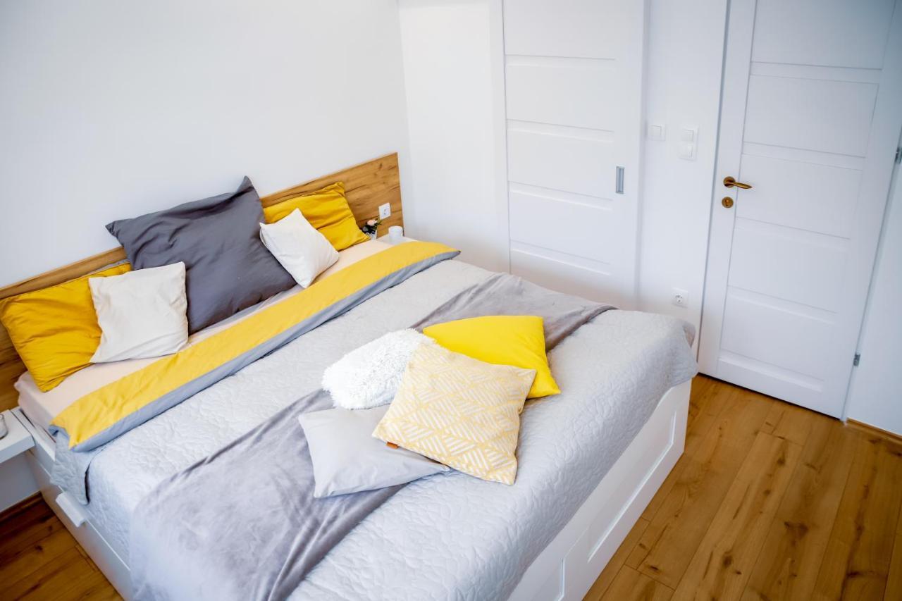 Cozy Apartment In The Downtown Gyor Exterior photo
